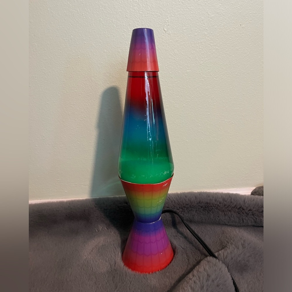 E - Multi color lava lamp, tested.